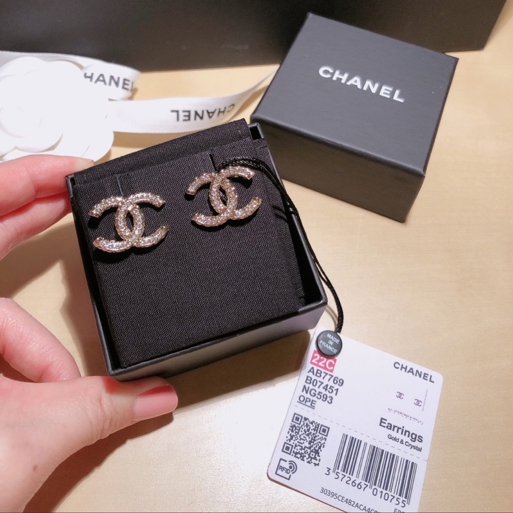 NEW Chanel 22C CC Crystal Earrings